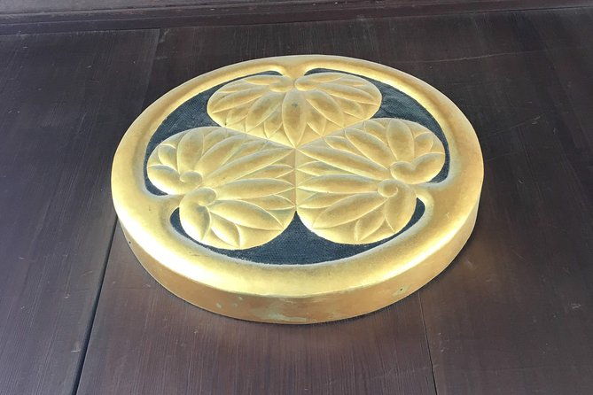 guided-half-day-touram-to-nagoya-castle-tokugawa-museum-and-garden