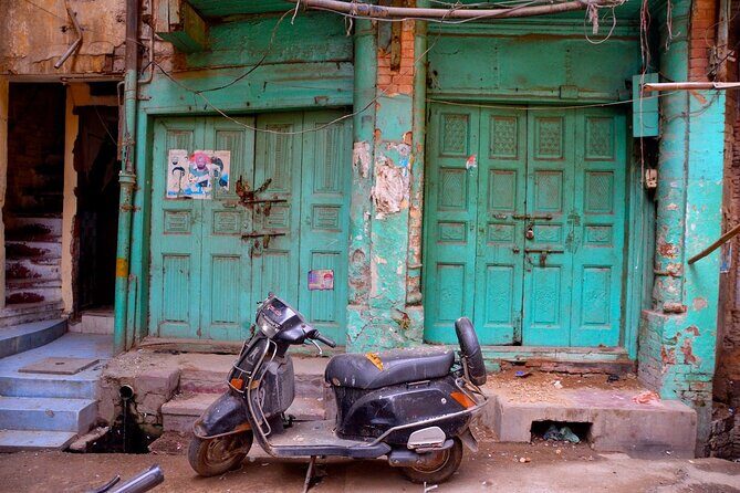 Guided Heritage Walk of Amritsar - Exploring Local Neighborhoods and Markets  