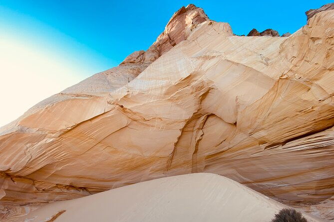 guided-hike-through-peekaboo-great-chamber-combo-small-group