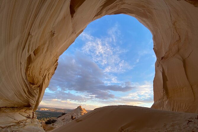 guided-hike-through-peekaboo-great-chamber-combo-small-group