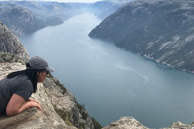 guided-hike-to-pulpit-rock-preikestolen