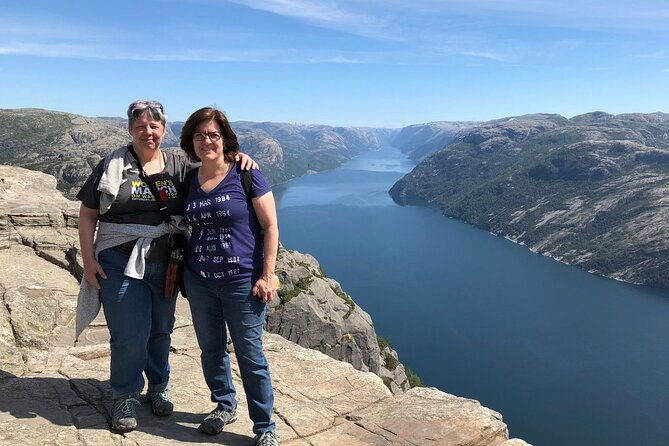 guided-hike-to-pulpit-rock-preikestolen
