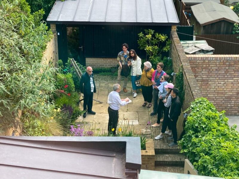 guided-house-tour-of-van-gogh-house-london