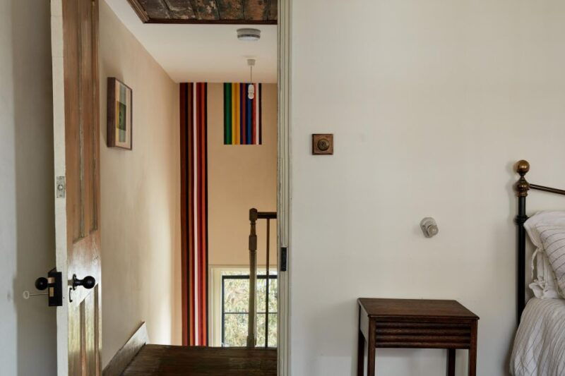 guided-house-tour-of-van-gogh-house-london