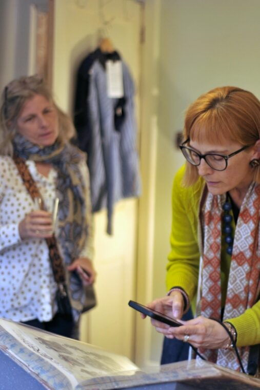 guided-house-tour-of-van-gogh-house-london