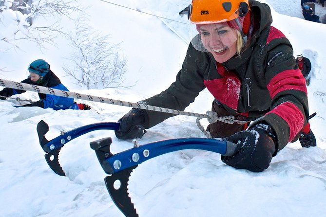 guided-ice-climbing-activity-in-pyha