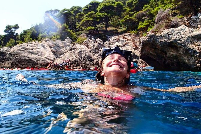 guided-kayaking-and-snorkeling-tour-to-green-cave-and-sipan-island-from-lopud