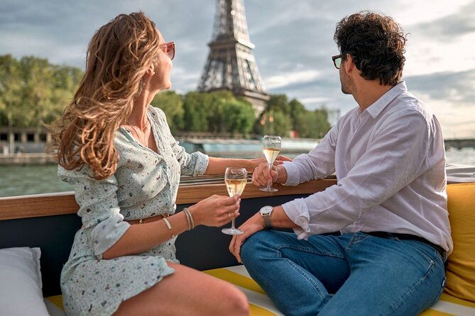 guided-luxury-river-cruise-walking-tour-of-paris-monuments