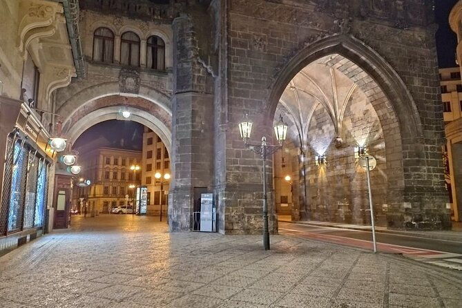 guided-old-town-jewish-quarter-walking-tour-prague-tip-based