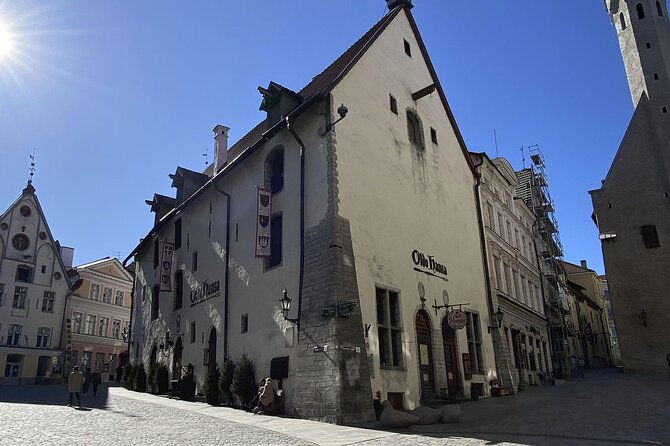 guided-old-town-tallinn-historical-walking-tour