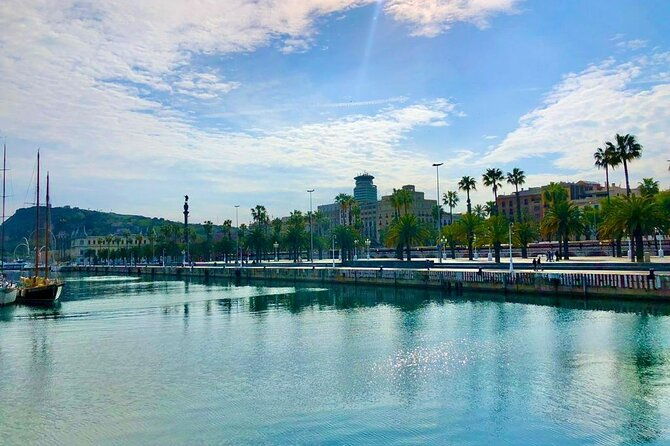 guided-private-yacht-tour-in-barcelona-spain