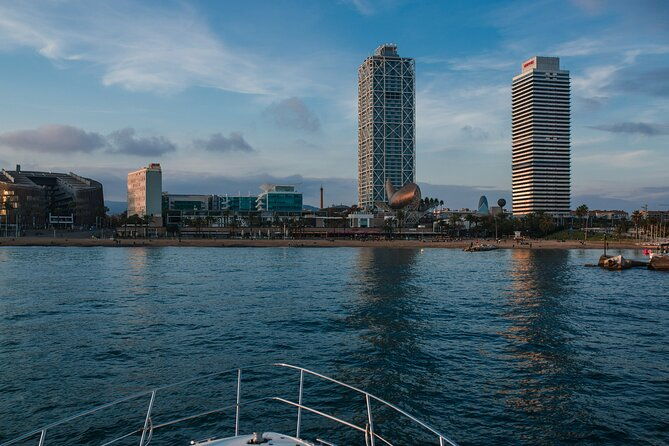 guided-private-yacht-tour-in-barcelona-spain