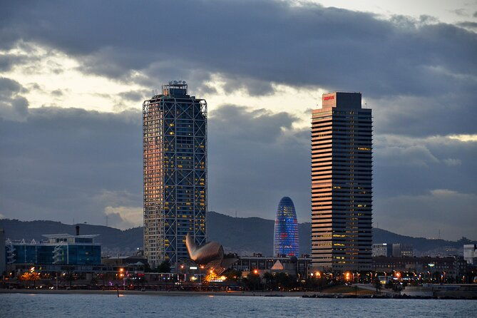 guided-private-yacht-tour-in-barcelona-spain