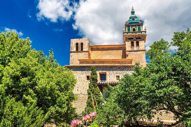guided-route-through-palma-with-cathedral-and-visit-to-valldemossa-4h