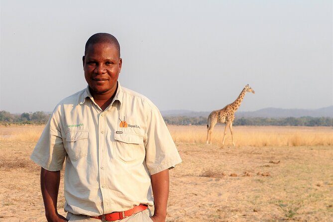 Guided Safari tour, lodging & meals, S. Luangwa National Park by Landcruiser 4x4 - An authentic safari experience in South Luangwa