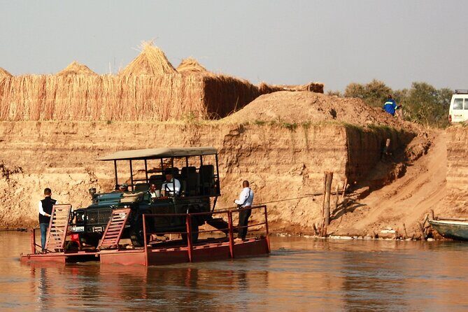 Guided Safari tour, lodging & meals, S. Luangwa National Park by Landcruiser 4x4 - The value and overall experience