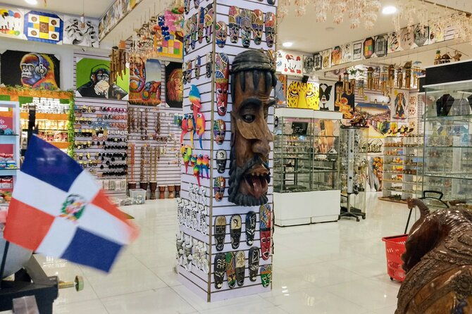 guided-shopping-tour-to-wordmart-souvenirs-round-trip-transport