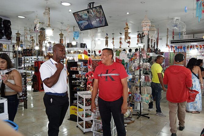 guided-souvenir-shopping-tour-in-punta-cana