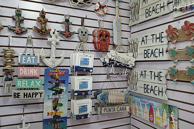 guided-souvenir-shopping-tour-in-punta-cana