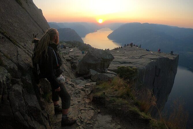 Guided sunrise hike to Pulpit Rock Preikestolen - Exploring the Guided Sunrise Hike to Pulpit Rock (Preikestolen)