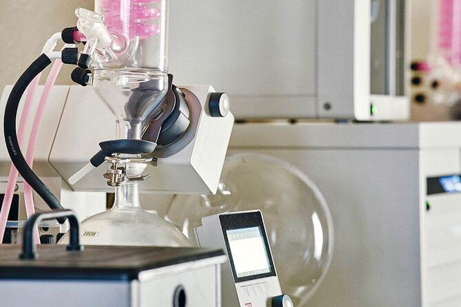 guided-tour-and-tasting-at-the-distillerie-baccae-paris