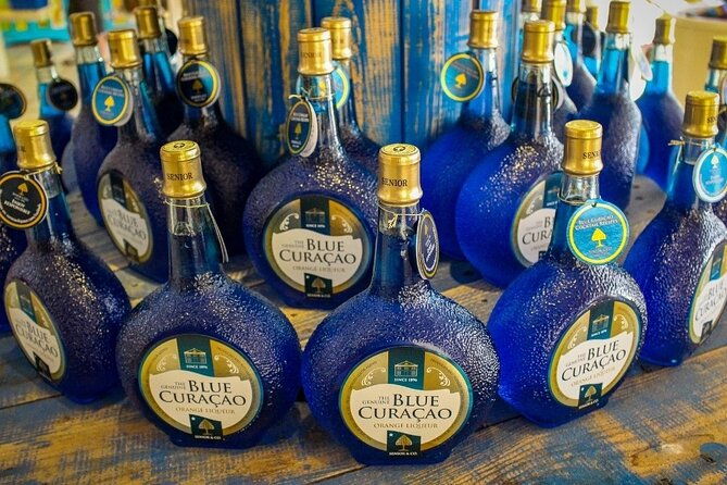 guided-tour-at-the-curacao-liqueur-distillery