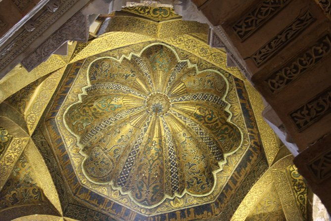 guided-tour-discover-the-2-great-monuments-in-cordoba-mezquita-and-alcazar-4