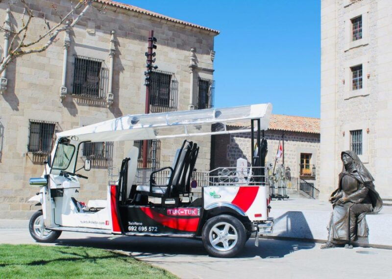 guided-tour-in-a-tuk-tuk-tours-avila-in-the-most-comfortable-way