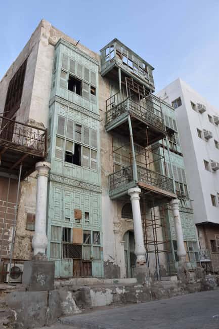 Guided Tour in Jeddah by local woman - A Walking Journey Through Jeddah’s Old Town