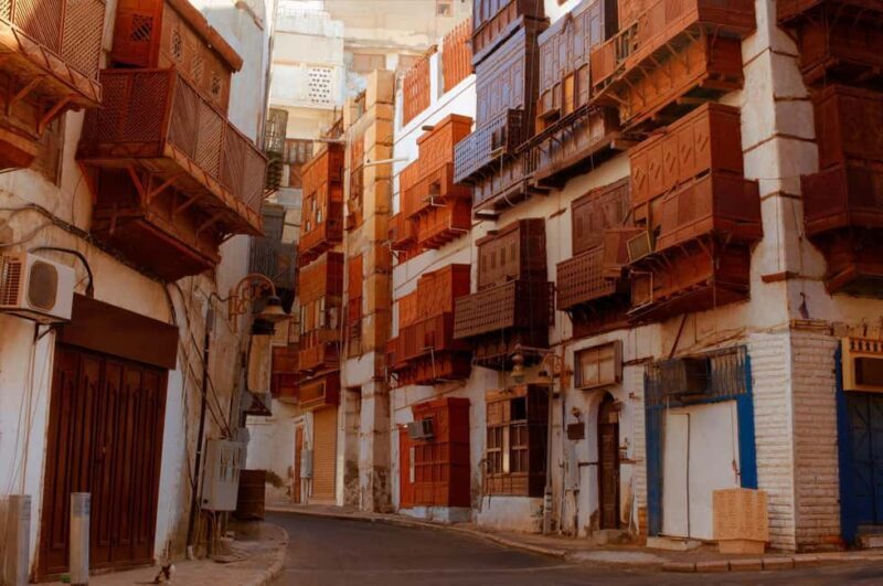 Guided Tour in Jeddah by local woman - Authentic Experiences You’ll Cherish