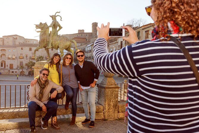 Guided tour in Trujillo at Sunset "El Collector de Atardeceres" - An In-Depth Look at the Trujillo Sunset Tour