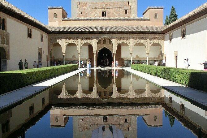 guided-tour-of-alhambra-and-generalife-with-nasrid-palaces