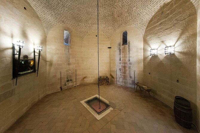guided-tour-of-almodovar-castle-entrance-fee-included