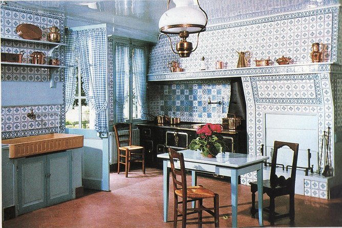 guided-tour-of-claude-monets-house-in-giverny-by-private-car-from-paris