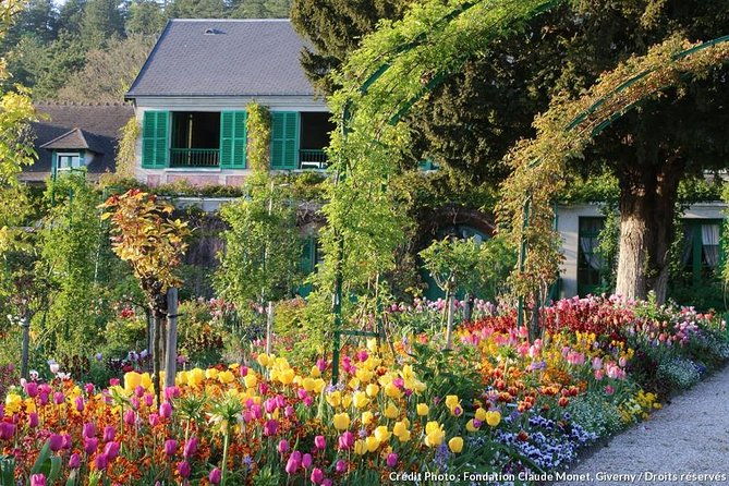 guided-tour-of-claude-monets-house-in-giverny-by-private-car-from-paris
