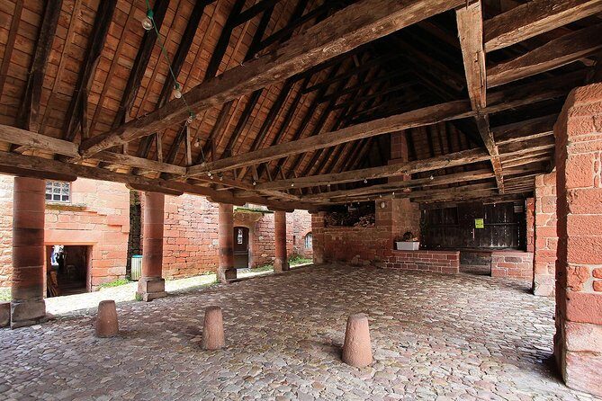 Guided tour of Collonges la Rouge - Key Points