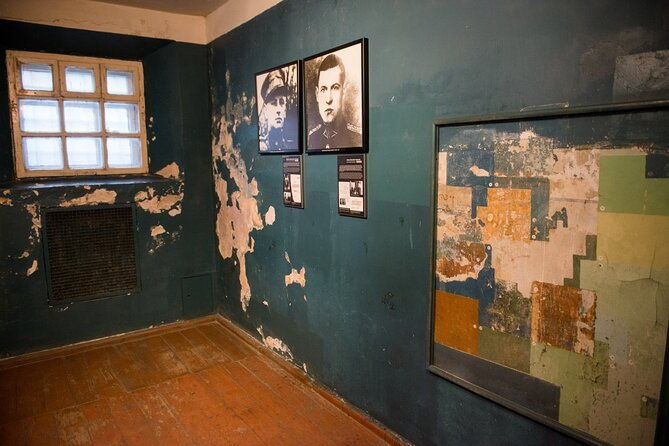 guided-tour-of-kgb-museum-in-vilnius-museum-of-occupation-and-freedom-fights-2