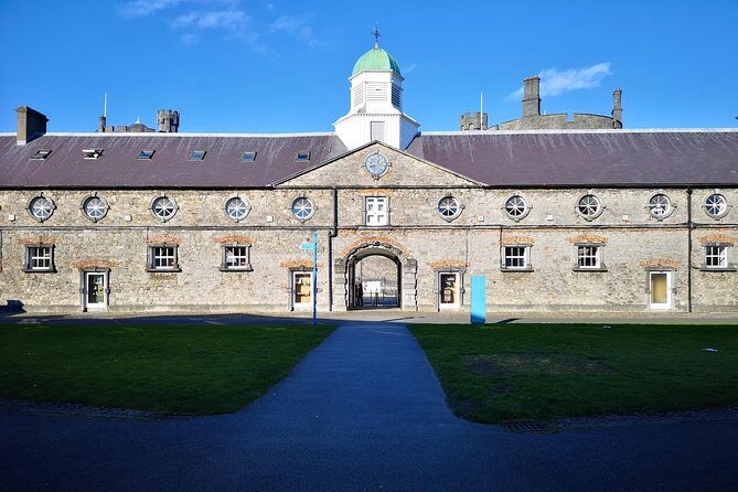 Guided tour of Kilkenny in French with an Irish guide - Practical Details: What You Need to Know