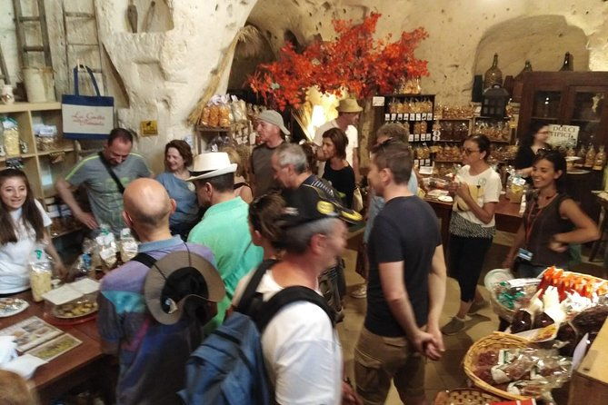 guided-tour-of-matera-sassi
