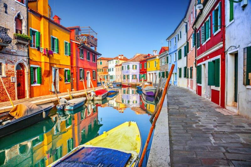 guided-tour-of-murano-burano-and-torcello-from-venice