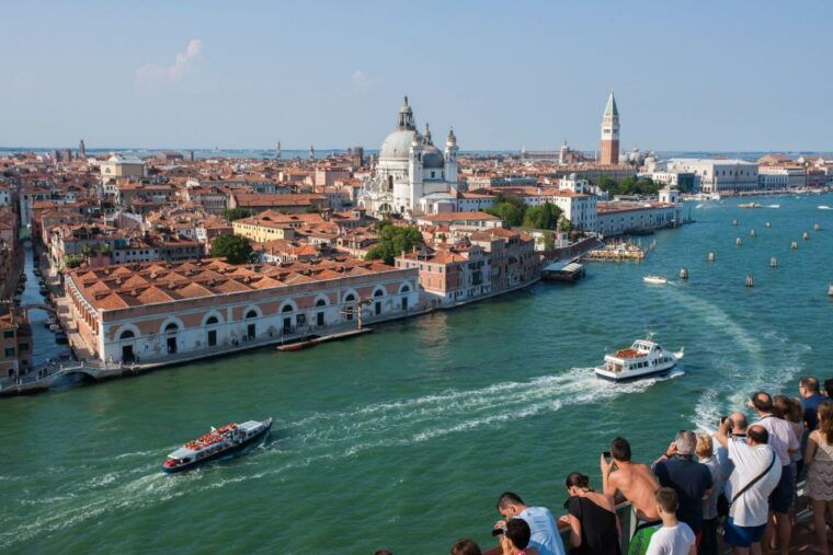 guided-tour-of-murano-burano-and-torcello-from-venice
