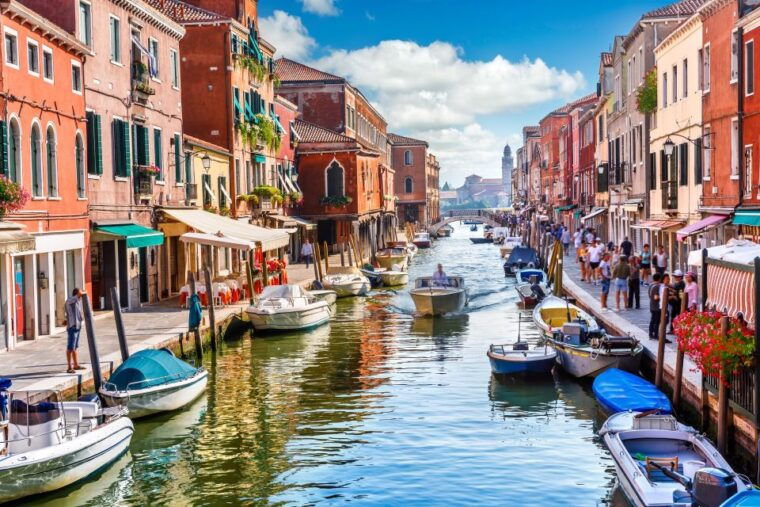 guided-tour-of-murano-burano-and-torcello-from-venice