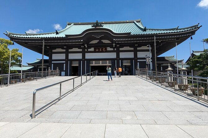 guided-tour-of-nagoya-by-car