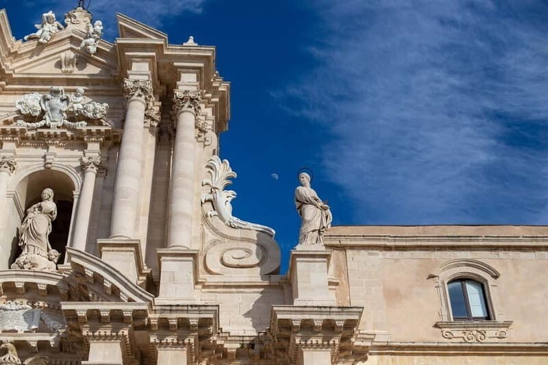 Guided tour of Ortigia with Fish Street Food at the market - Key Points