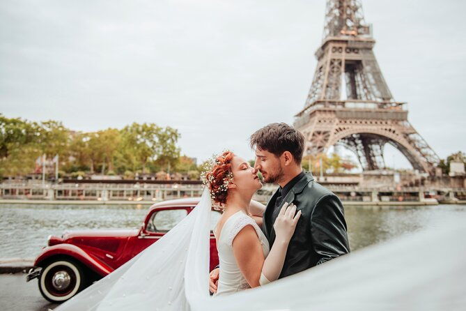 guided-tour-of-paris-in-citroen-traction-avant-or-ds-21