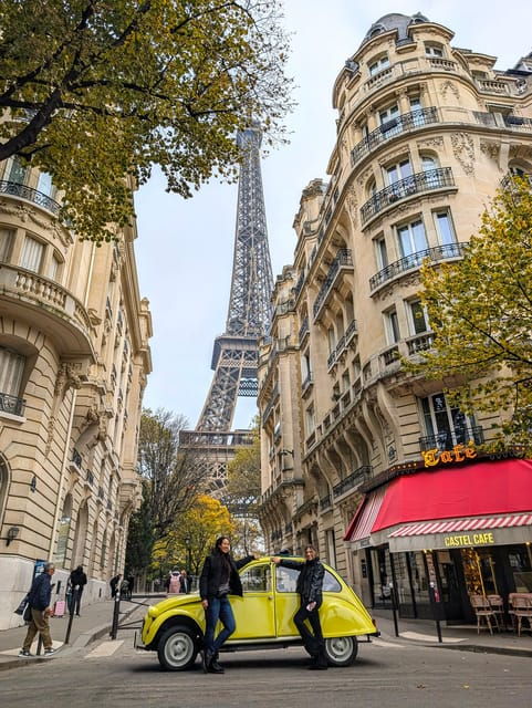 guided-tour-of-paris-most-famous-monuments-in-a-vintage-car