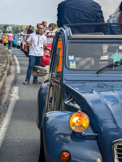 guided-tour-of-paris-most-famous-monuments-in-a-vintage-car