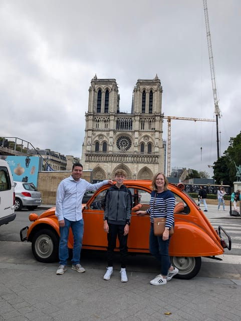 guided-tour-of-paris-most-famous-monuments-in-a-vintage-car