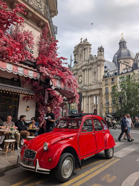 guided-tour-of-paris-most-famous-monuments-in-a-vintage-car