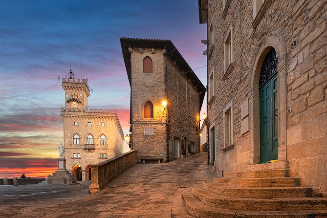 guided-tour-of-san-marino-at-sunset-with-aperitif-included
